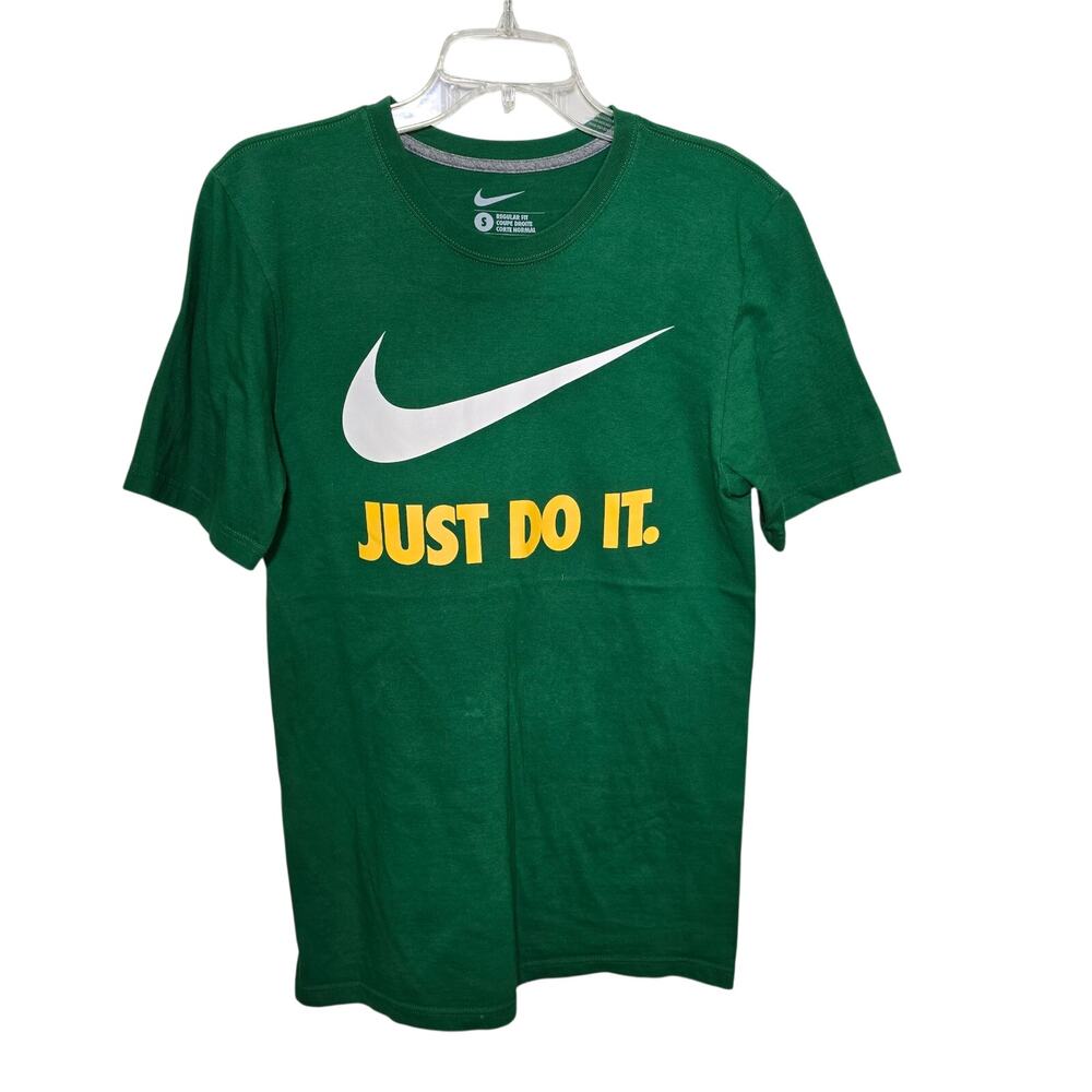 Nike Just Do It Large Swoosh Mens Tee Size Small. Loose Fit. I believe Unworn